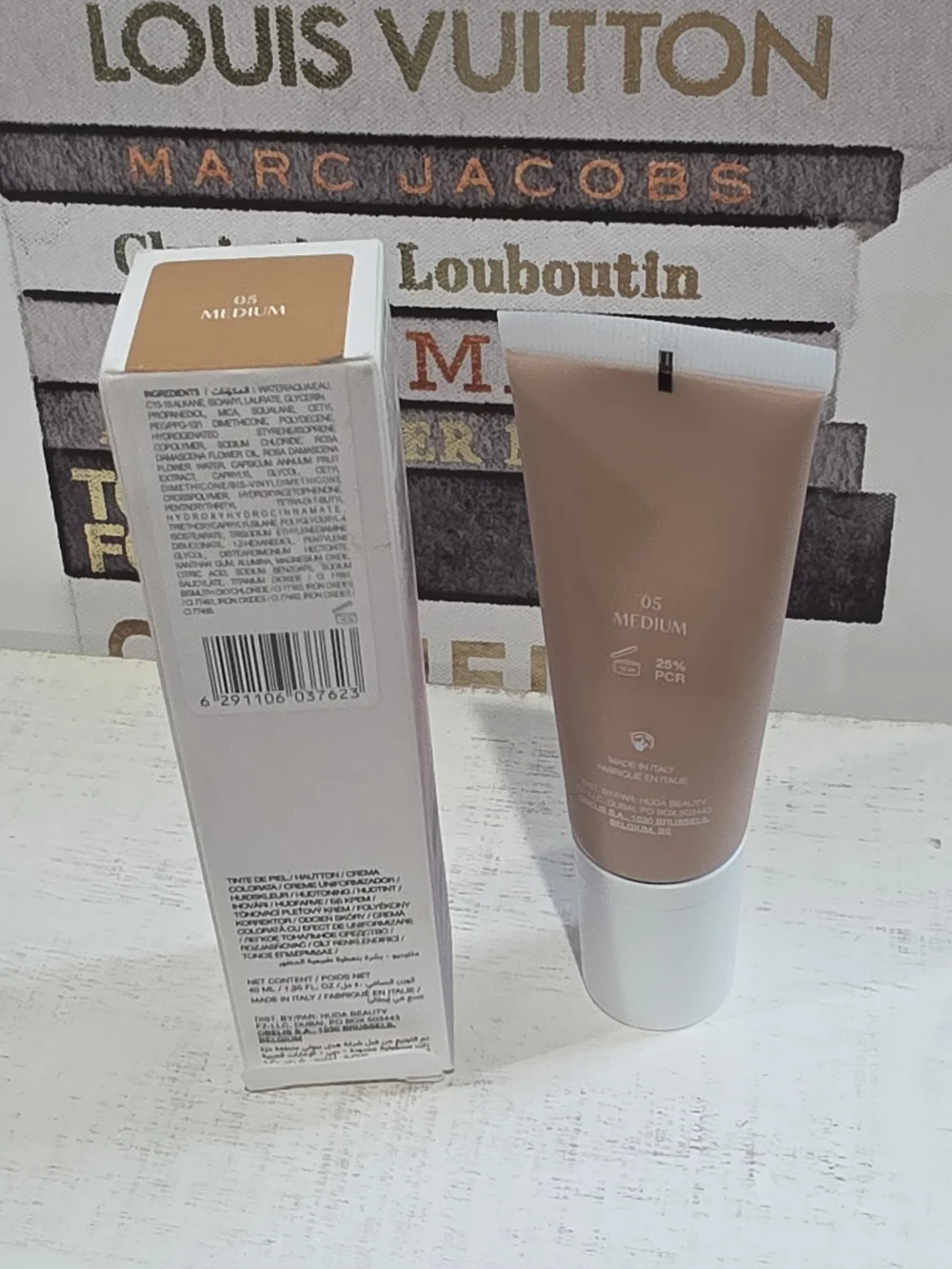 HUDA BEAUTY GLOWISH MultiDew Skin Tint — Medium Tan